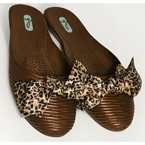 Oka B by Okabashi Women’s M/L Brown Supportive Mules & Cheetah Bow Made in USA